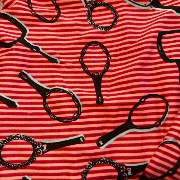 Lularoe TC hand mirror leggings. Red & pink pinstripe with hand mirrors NWOT - Picture 3 of 7
